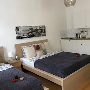  Apartament New, Bright Near The Metro!