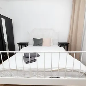 https://color-apartments-eugen-carada-st.bucharesthotelsnow.com